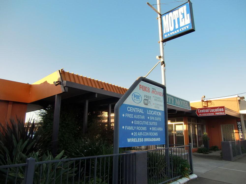 Castle Motel Bairnsdale Exterior photo