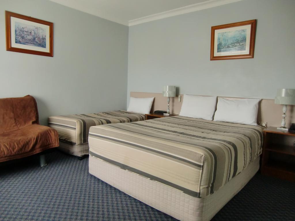 Castle Motel Bairnsdale Exterior photo