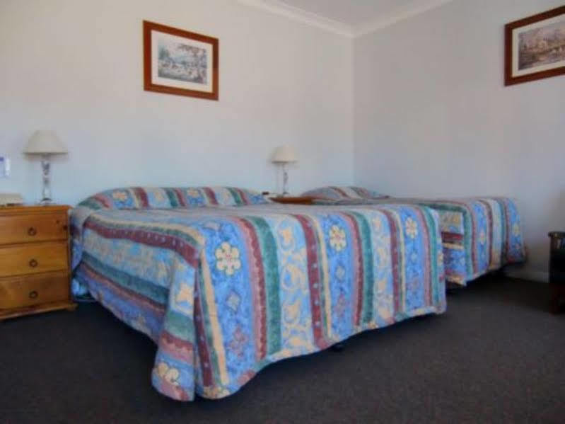 Castle Motel Bairnsdale Exterior photo